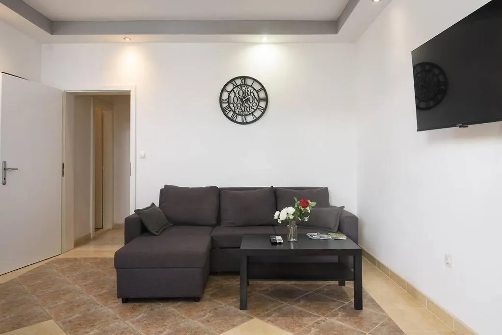 New Apartment With Pool And Jacuzzi Only For You Kastela
