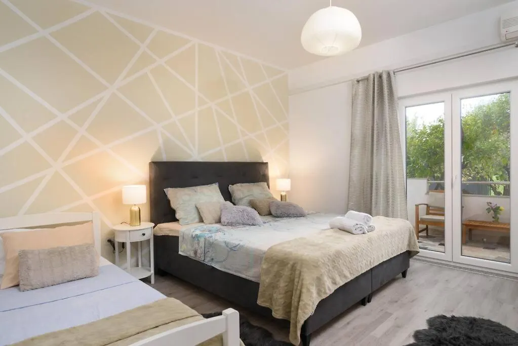New Apartment With Pool And Jacuzzi Only For You Kastela