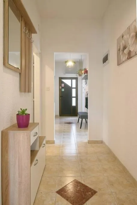 New Apartment With Pool And Jacuzzi Only For You Kastela Croatia