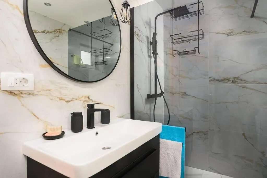 New Apartment With Pool And Jacuzzi Only For You Kastela 0*,  Croatia